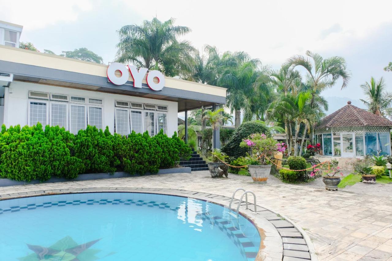 Oyo 803 Toetie Hotel Batu  Luaran gambar