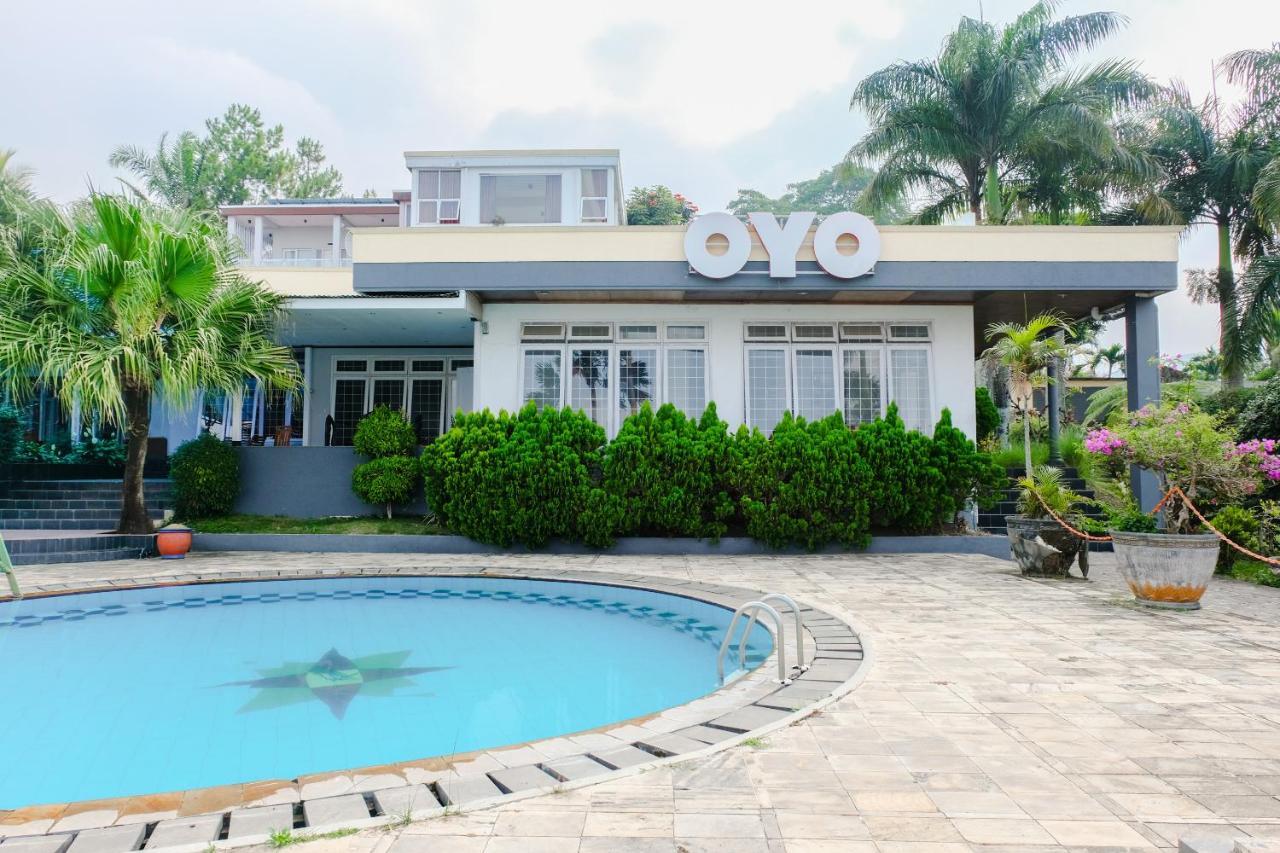 Oyo 803 Toetie Hotel Batu  Luaran gambar