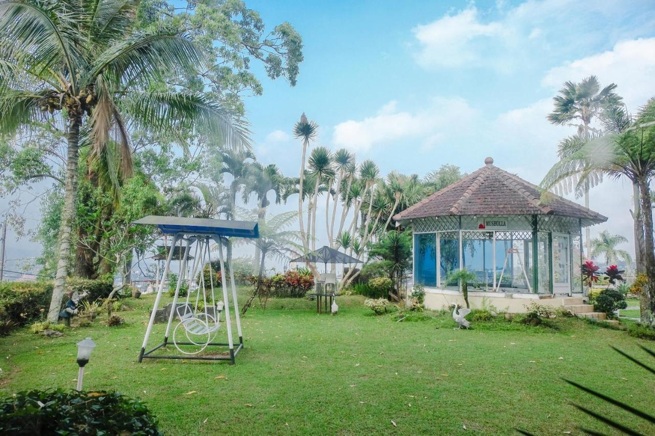Oyo 803 Toetie Hotel Batu  Luaran gambar