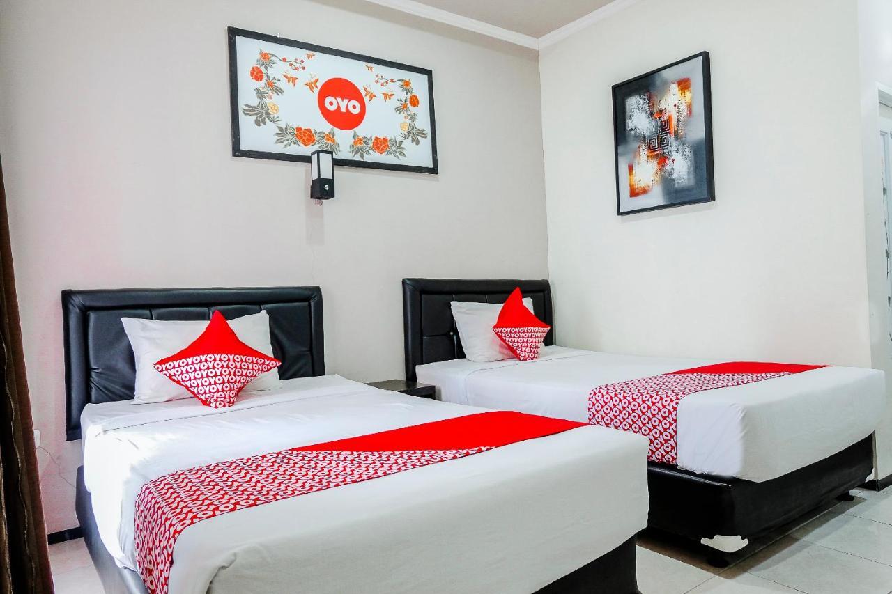 Oyo 803 Toetie Hotel Batu  Luaran gambar