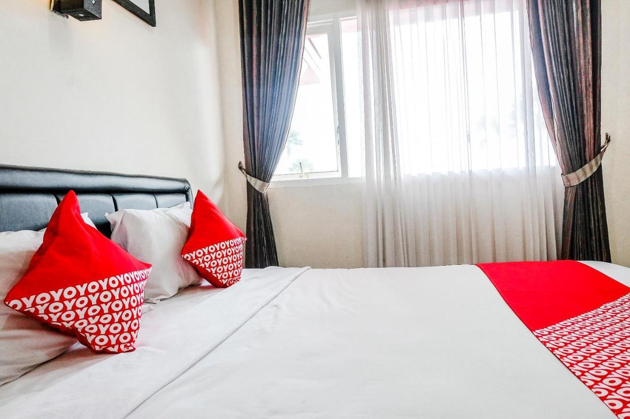 Oyo 803 Toetie Hotel Batu  Luaran gambar
