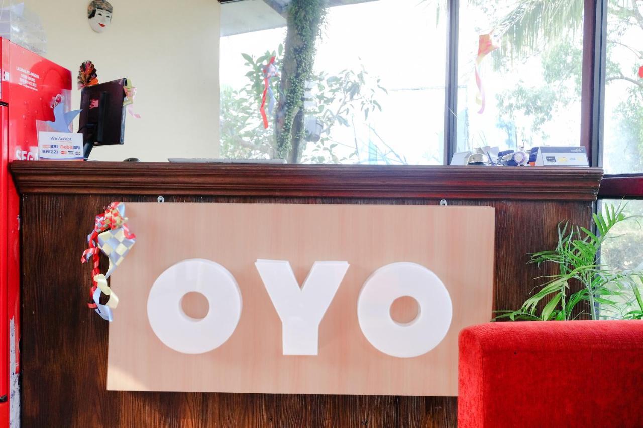 Oyo 803 Toetie Hotel Batu  Luaran gambar