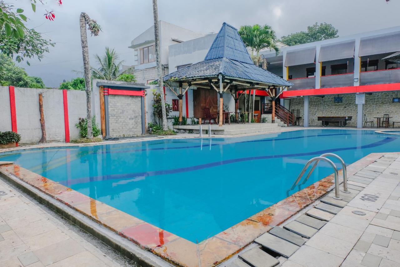 Oyo 803 Toetie Hotel Batu  Luaran gambar
