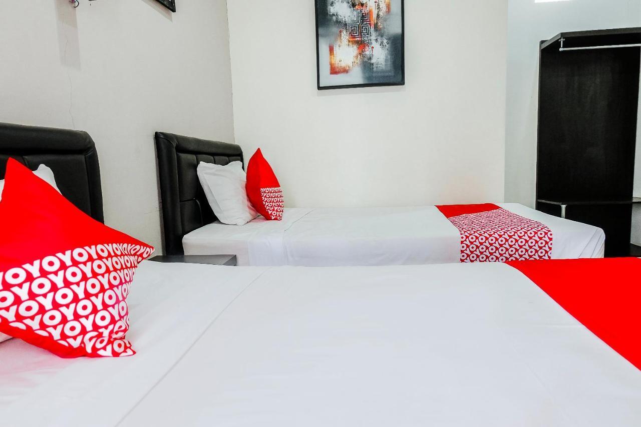 Oyo 803 Toetie Hotel Batu  Luaran gambar
