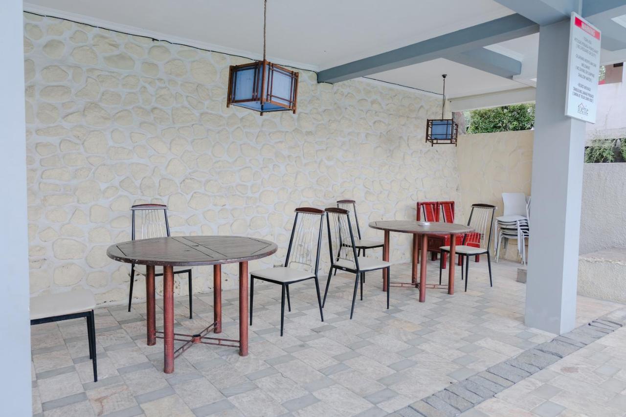 Oyo 803 Toetie Hotel Batu  Luaran gambar